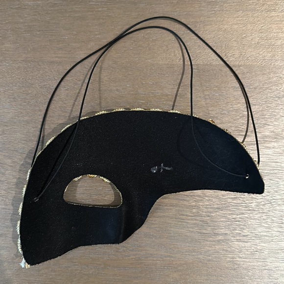 Gold Phantom / Masquerade Mask - Picture 2 of 4